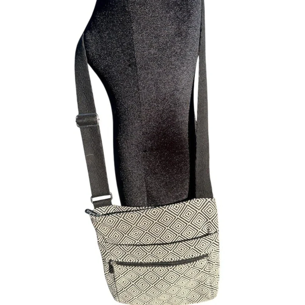 Thirty One Gifts Crossbody Organizer Bag Black White Geometric